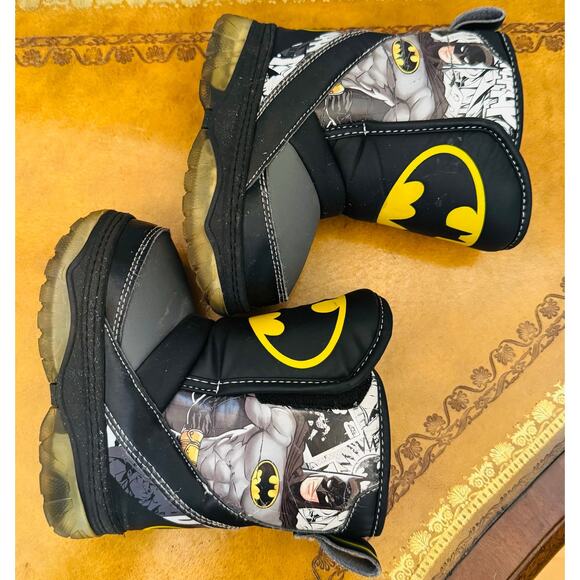 Batman D.C. Comics Toddler Waterproof Rain Snow Boots Size 1 - Picture 3 of 7